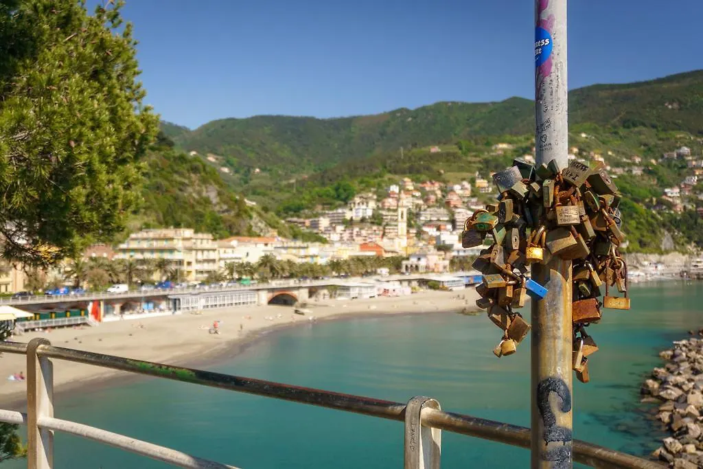 Cinque Terre Moneglia Apartments